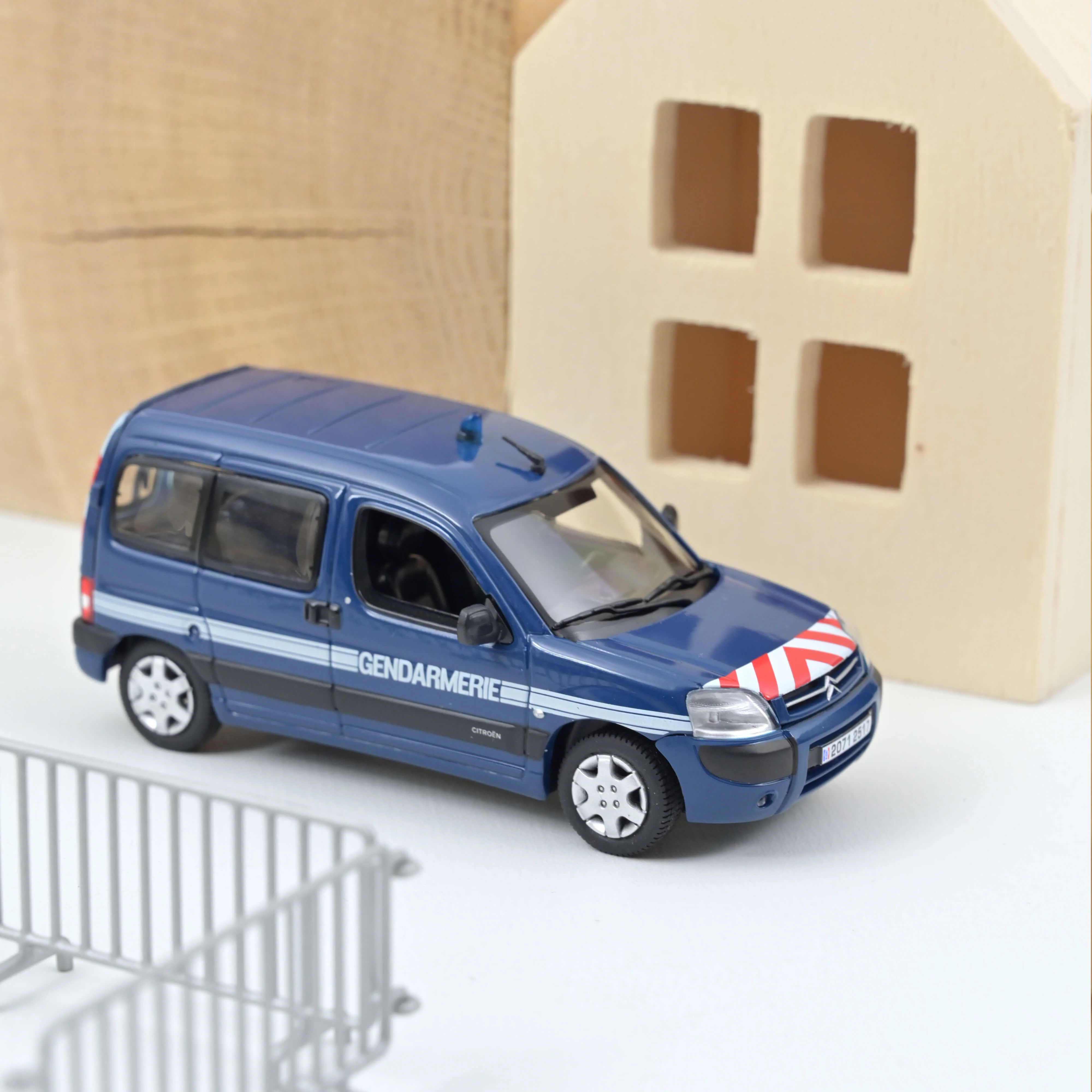 Miniature 1